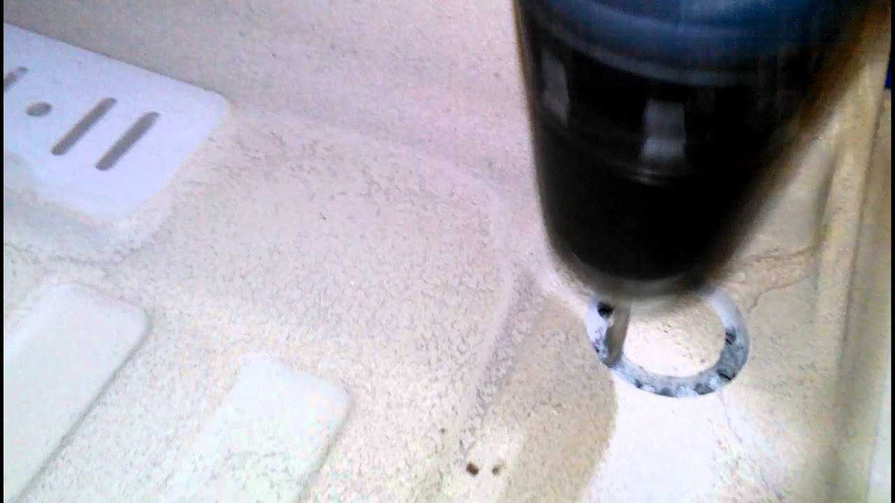 Установка мойки: как вырезать отверстие под смеситель