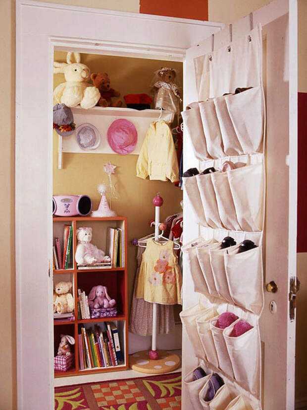 Как компактно сложить вещи в шкафу и комоде: правила размещения предметов гардероба, обуви и аксессуаров