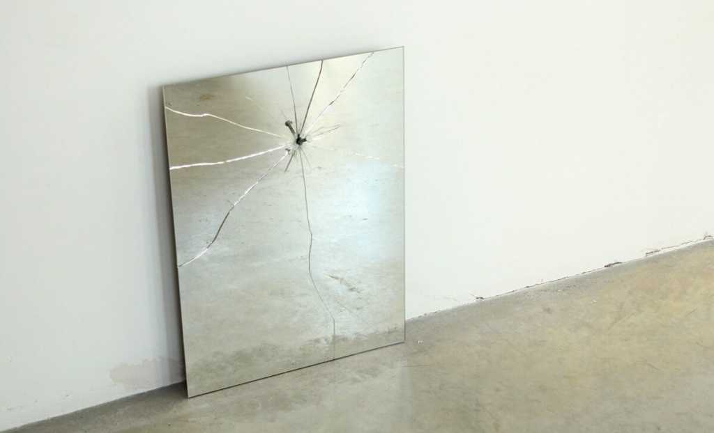 Можно ли произвести реставрацию старых зеркал и как это правильно сделать в домашних условиях