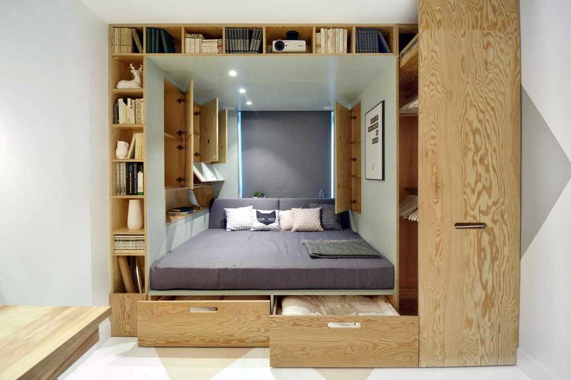 Смотрите популярные дизайнерские приемы для обустройства маленькой спальни, с помощью которых можно сэкономить драгоценное место