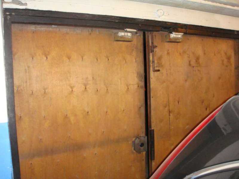 Чем обшить гаражные ворота снаружи и изнутри