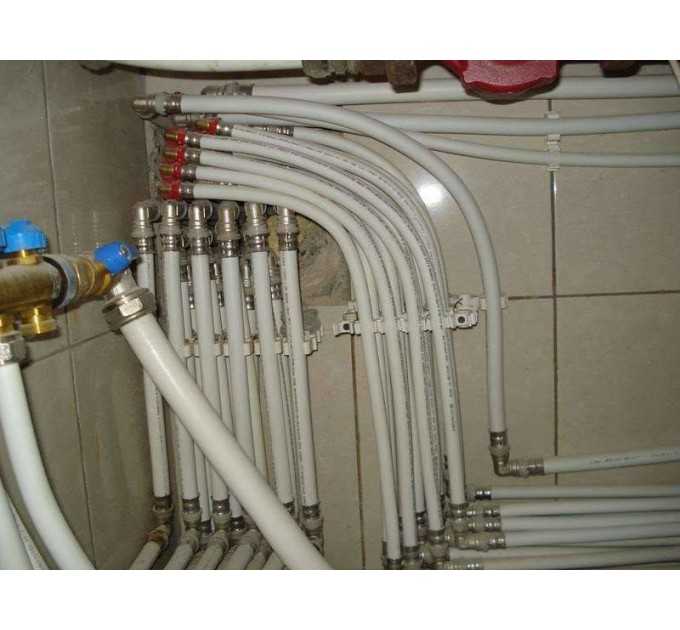 Полипропилен и металлопластик можно использовать и для сборки водопровода в том числе и питьевого, и для обустройства разводки системы отопления или горячего