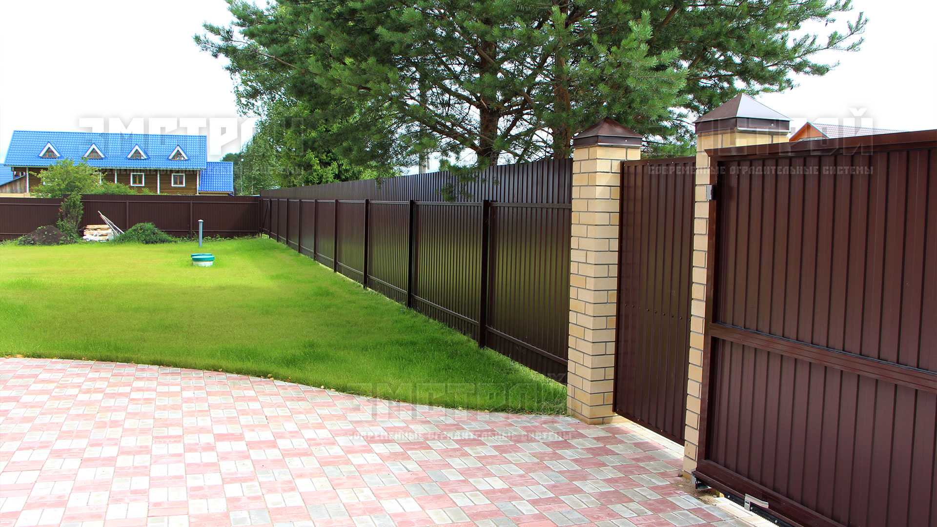 Строительство заборов в московской области. Ограждение участка. Красивый забор. Красивый забор из профнастила. Красивый профлист для забора.