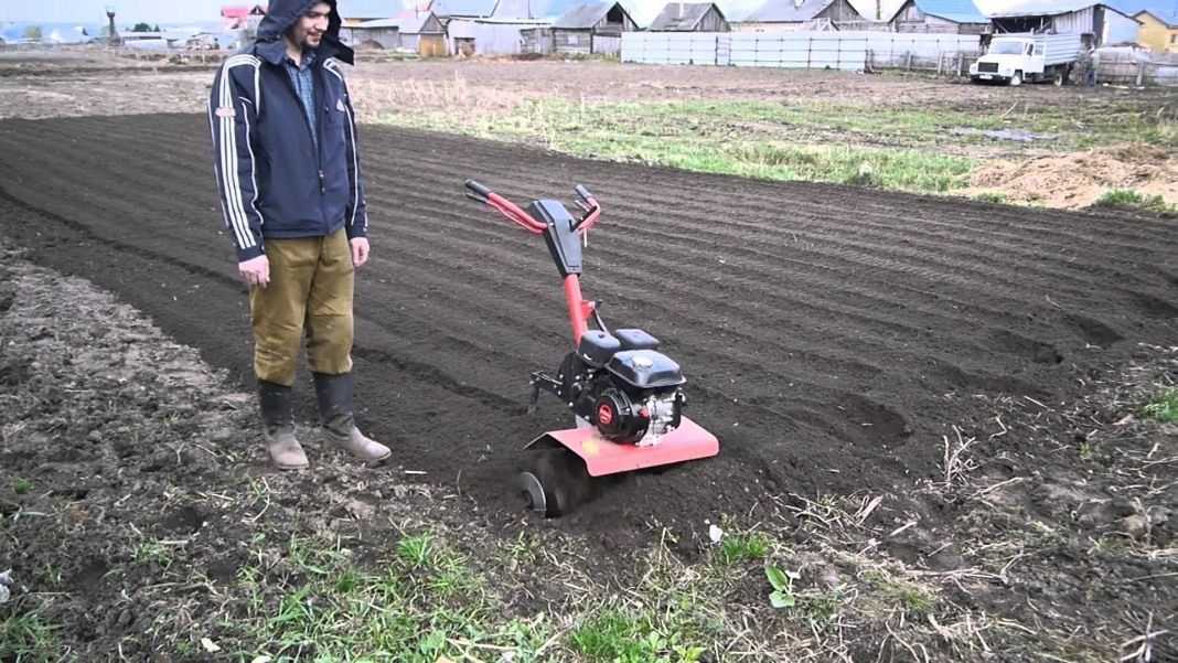 Правильная вспашка земли с помощью мотоблока, настройка и подготовка огорода к пахоте
